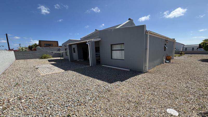 3 Bedroom Property for Sale in Sandy Point Western Cape